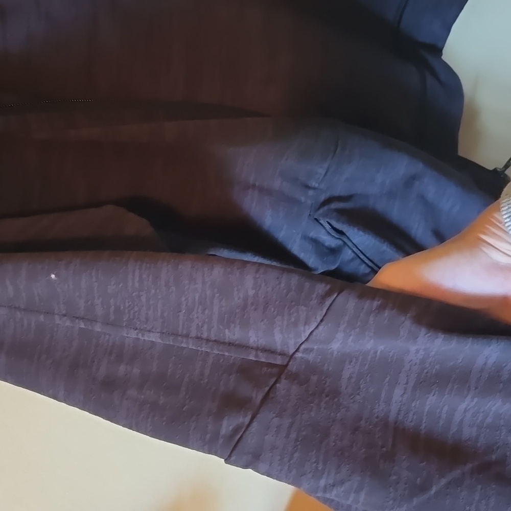 Men’s lululemon, like new. - Picture 8 of 10
